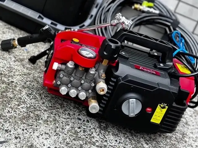 業務用エアコンクリーニングで使用するハイグレード洗浄機